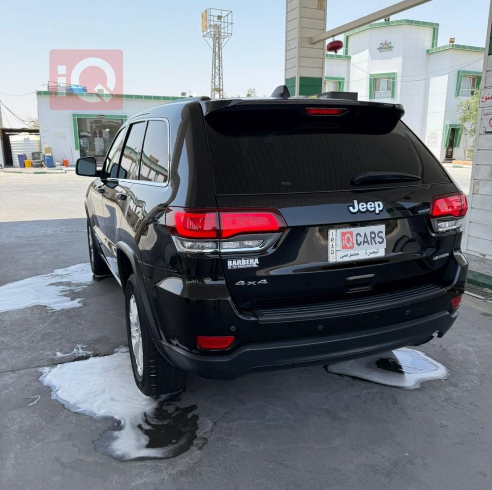 جیپ گراند شیرۆکی